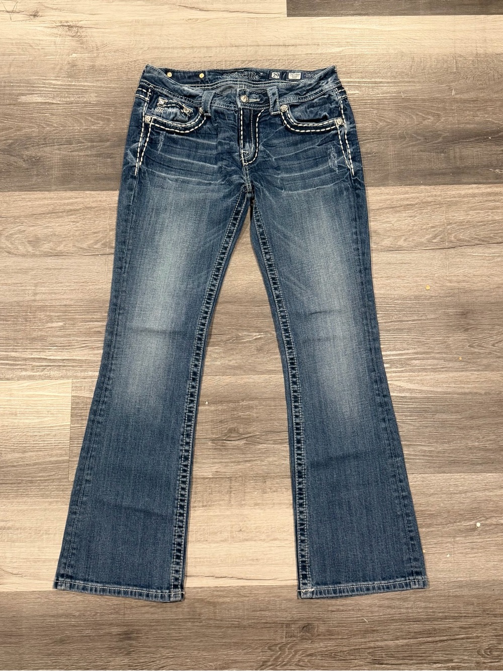 Miss Me Women’s Low Rise Boot Jeans With Stitching Detail Size 29